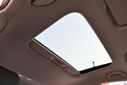Volkswagen Virtus Sunroof
