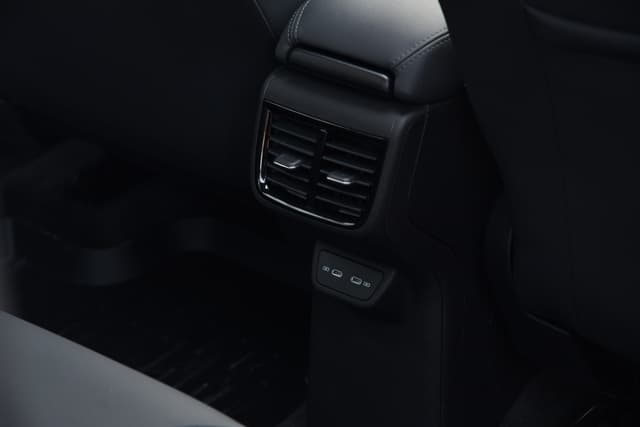 2Nd Row Ac Vent Image - 4918