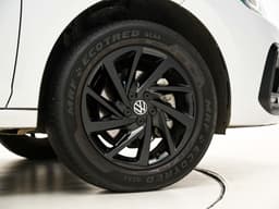 Volkswagen Virtus Color White, Black
