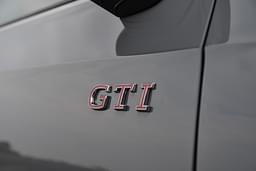 Volkswagen Golf Side Glass Housing