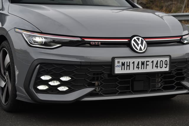 Front View Image - 3018