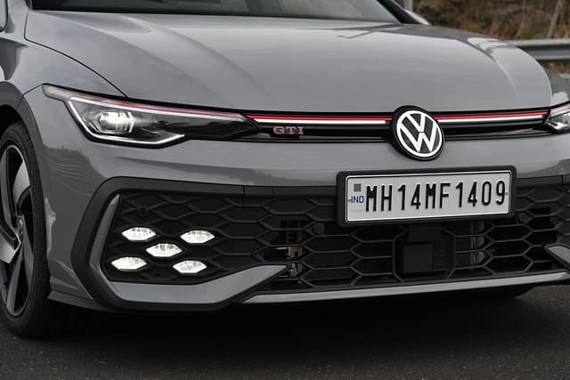 Front View Image - 3018