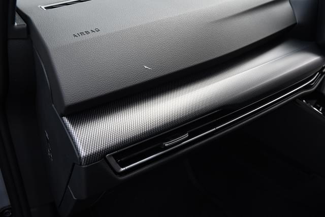 Glove Box Image - 3063