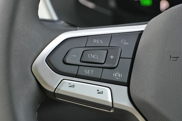 Steering Mounted Controls Image - 35710