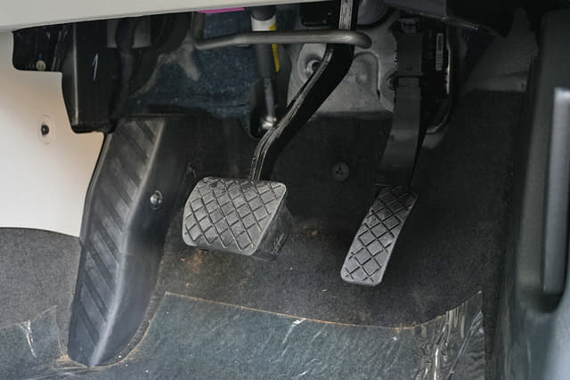 Foot Controls Image - 35697