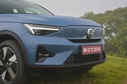 Volvo C40 Recharge Front Right Three Quarter