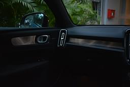 Volvo C40 Recharge Dashboard