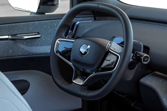 Steering Wheel Image - 20022
