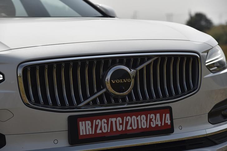 Volvo S90 Front View
