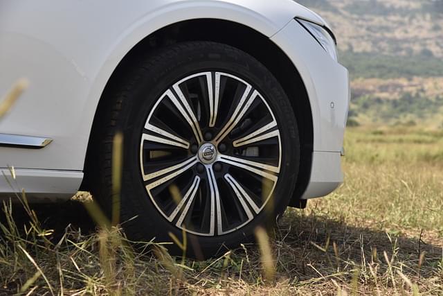 Alloy Wheels Image - 14040