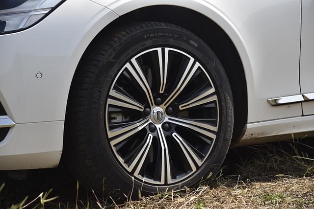 Alloy Wheels Image - 14050