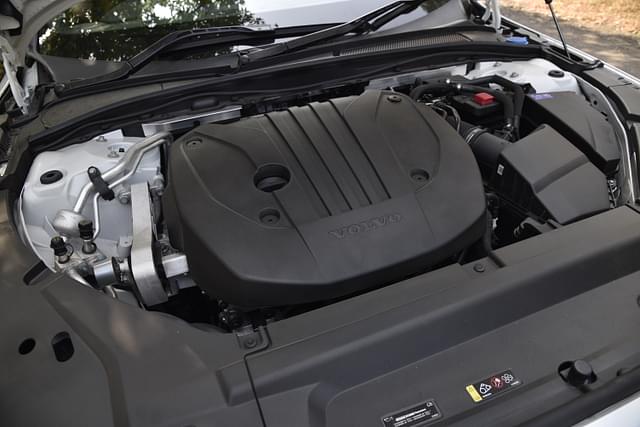 Open Bonnet Engine Shot Image - 14154