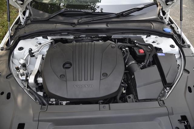 Open Bonnet Engine Shot Image - 14168