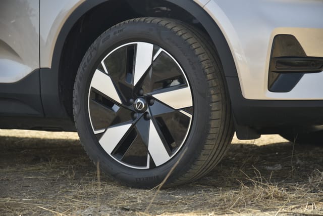 Front Left Three Quarter