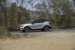 Volvo Xc40 Recharge Front Right Three Quarter