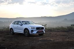 Volvo Xc60 Front Right Three Quarter