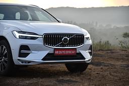 Volvo Xc60 Front Right Three Quarter