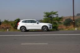Volvo Xc60 Front Right Three Quarter
