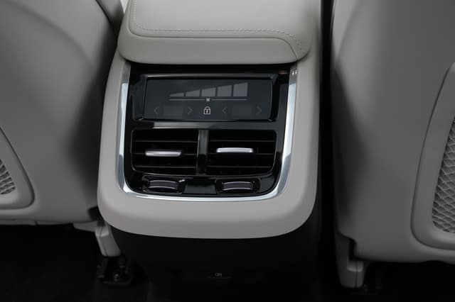 Rear Ac Vents Image - 20216