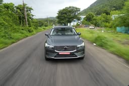 Volvo XC60 Front View