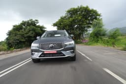 Volvo XC60 Front View
