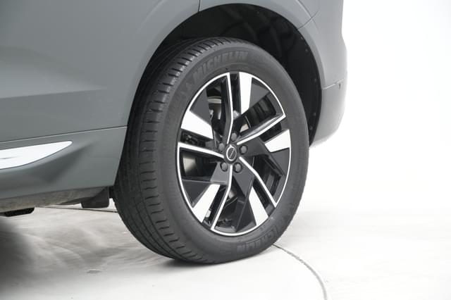 Alloy Wheels Image - 20201