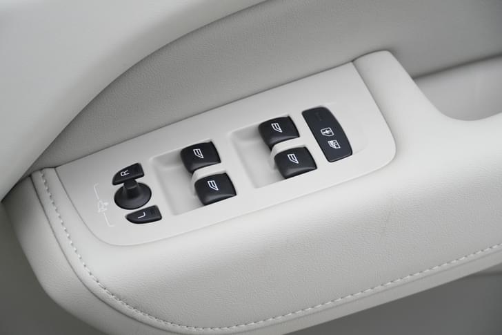 Volvo Xc60 Door Controls