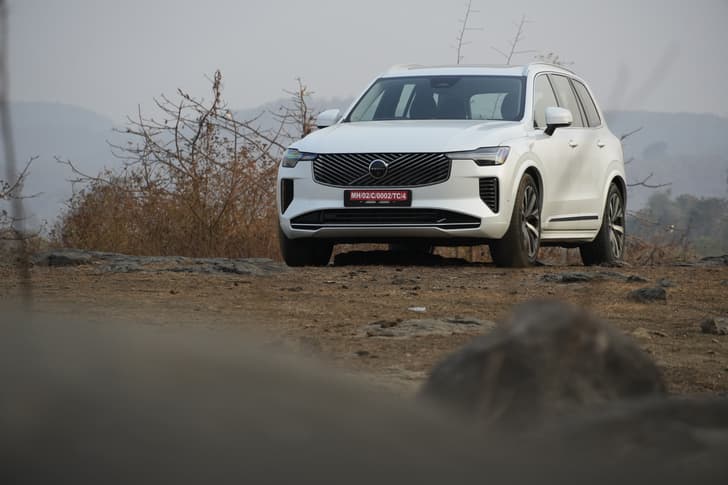 Volvo Xc90 Front View