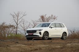 Volvo Xc90 Front Right Three Quarter